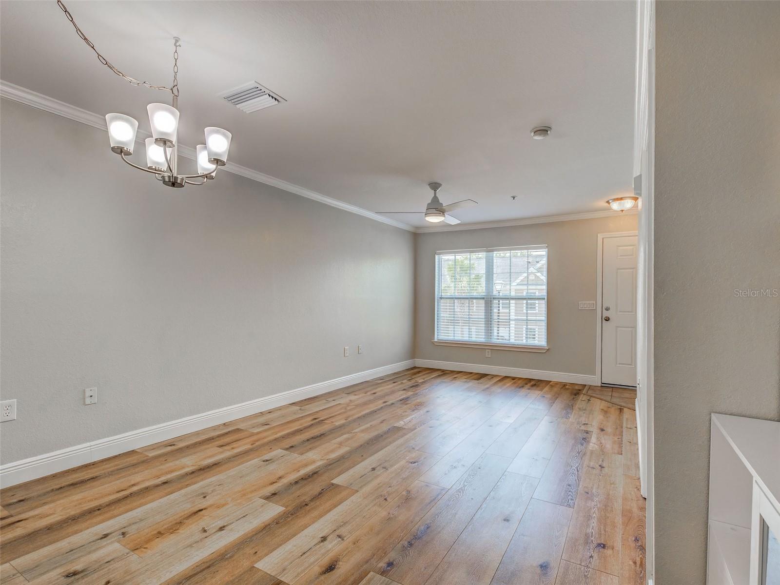 Image 11 of 49 For 5501 Rosehill Road 202