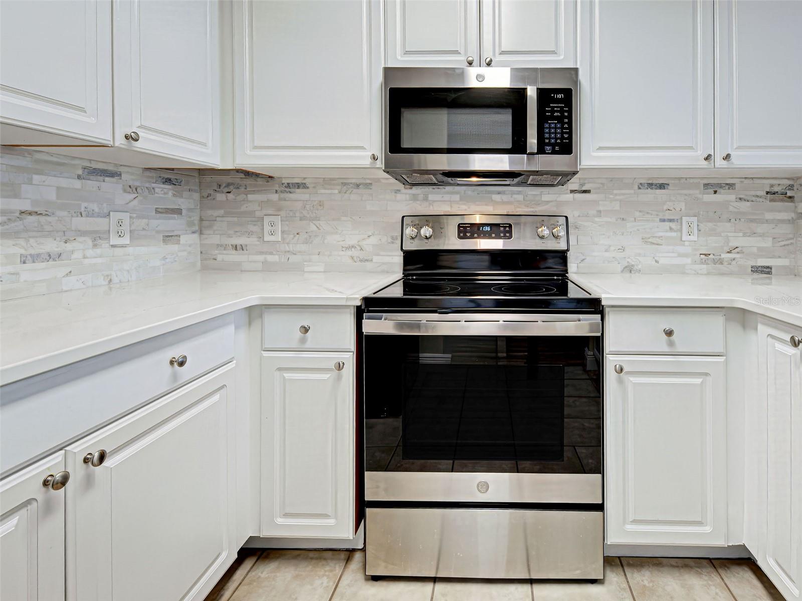 Image 12 of 49 For 5501 Rosehill Road 202