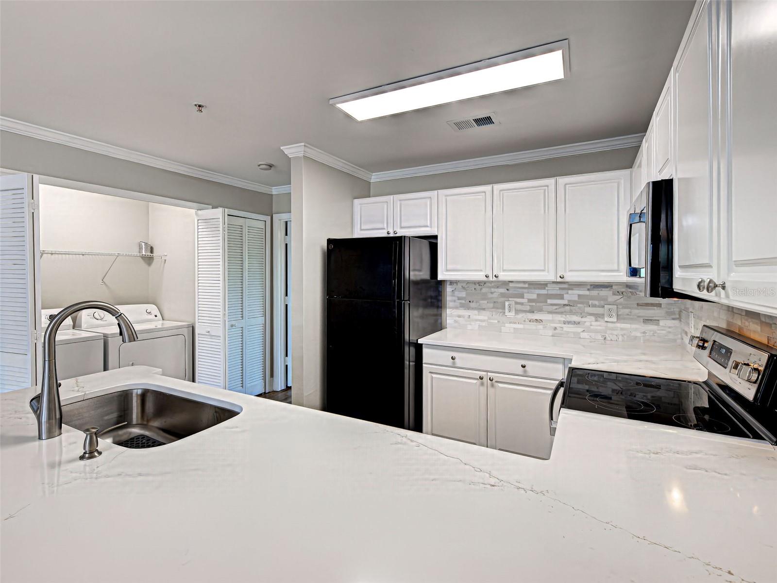 Image 15 of 49 For 5501 Rosehill Road 202