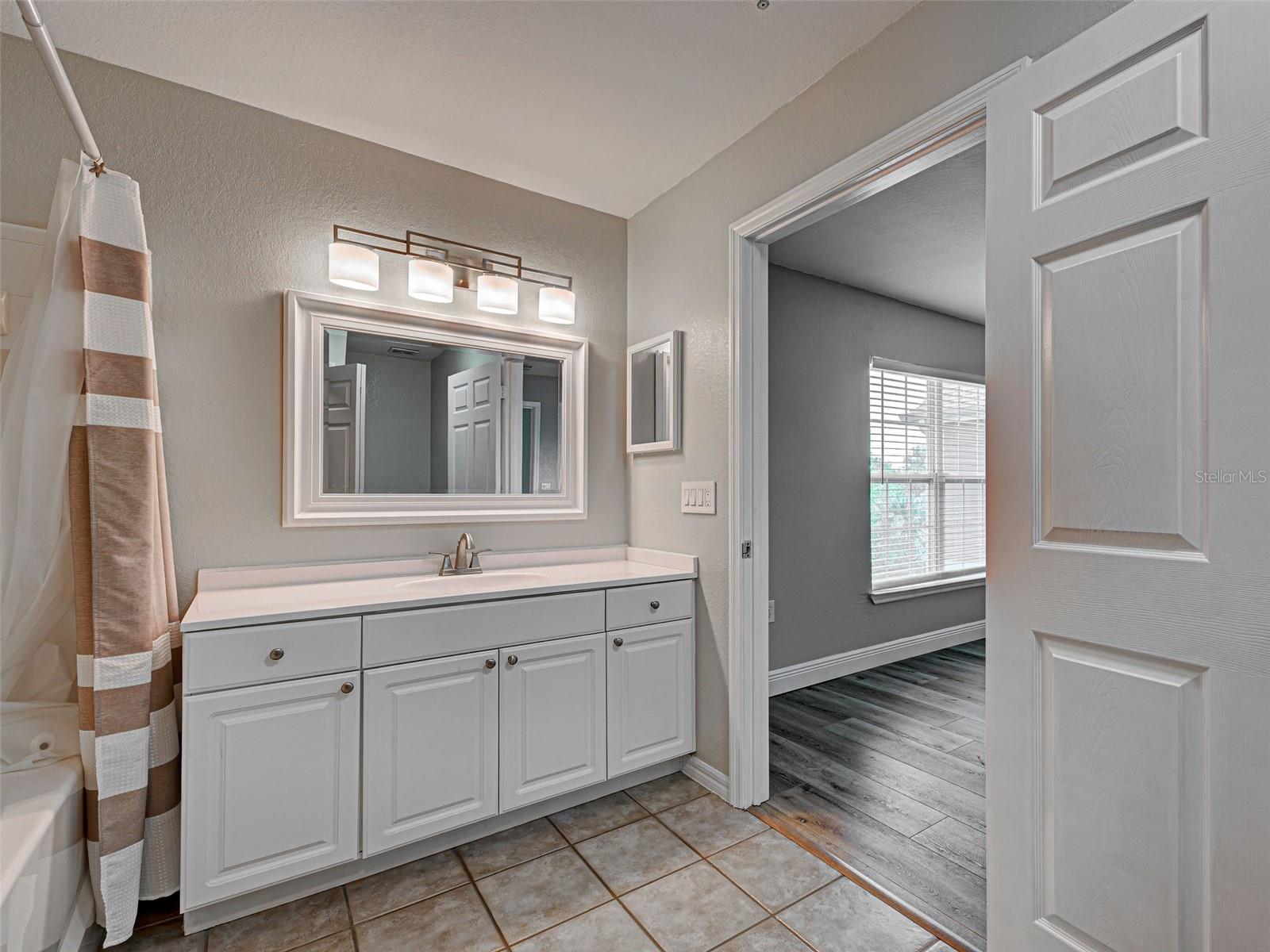Image 24 of 49 For 5501 Rosehill Road 202