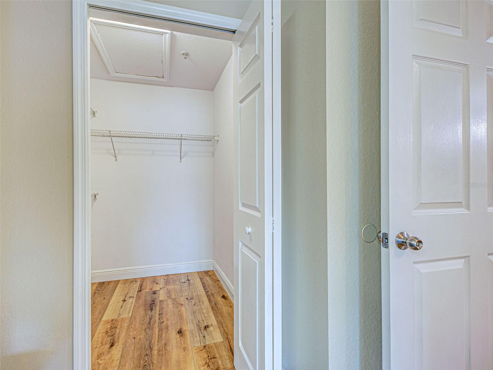 Image 34 of 49 For 5501 Rosehill Road 202