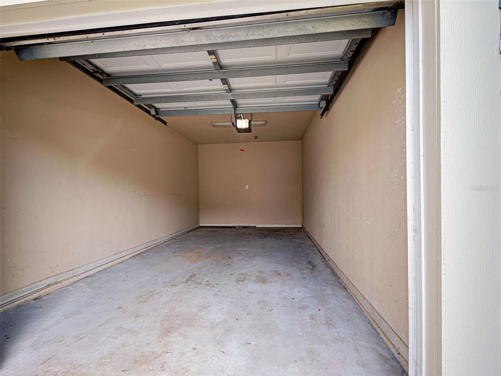 Image 39 of 49 For 5501 Rosehill Road 202