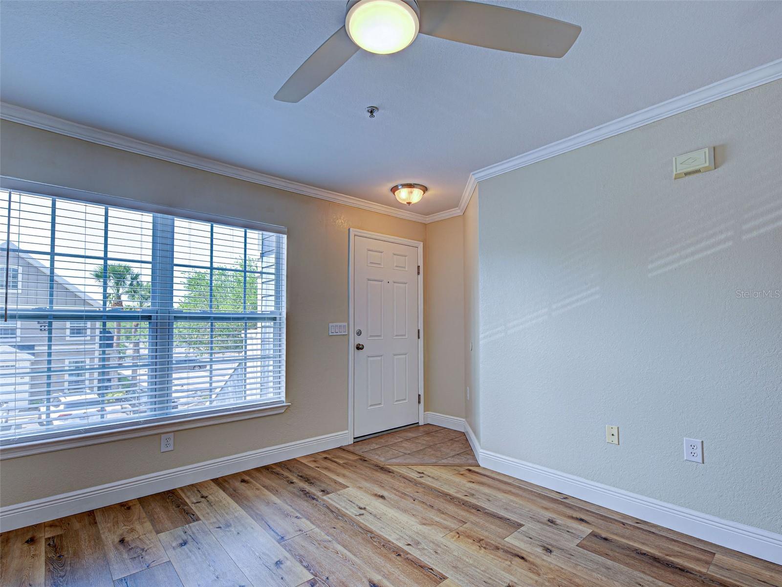 Image 4 of 49 For 5501 Rosehill Road 202