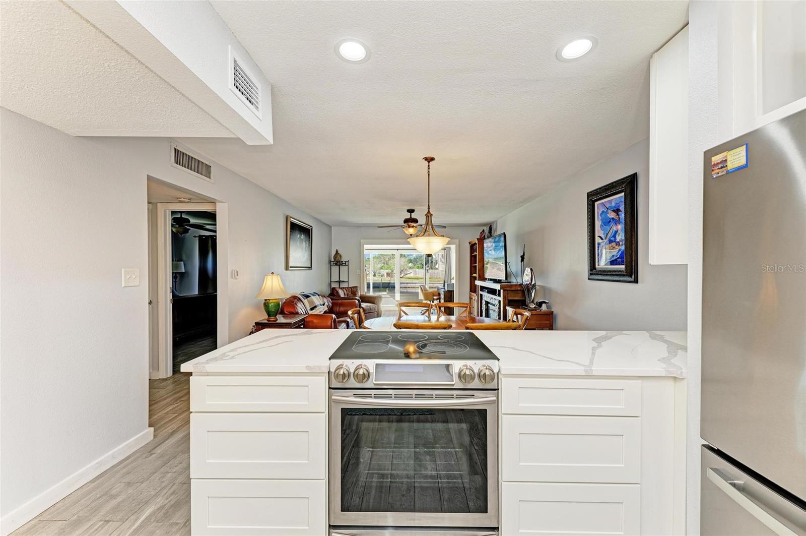 Image 19 of 77 For 9409 Catalina Drive