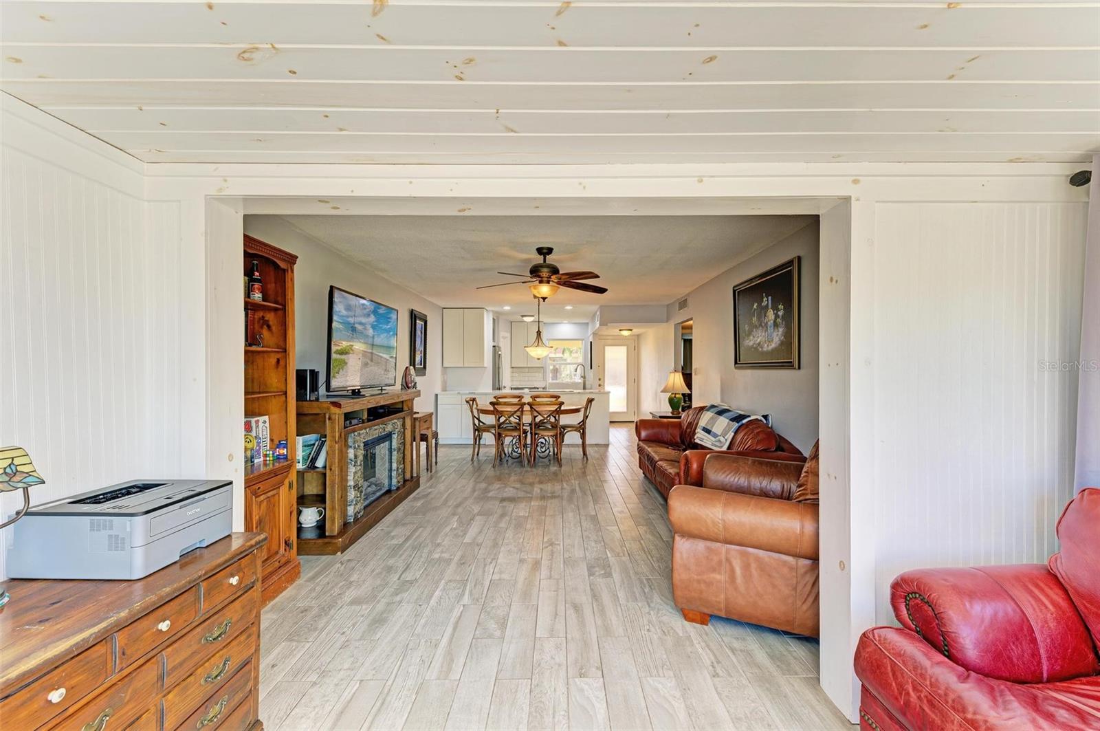 Image 24 of 77 For 9409 Catalina Drive