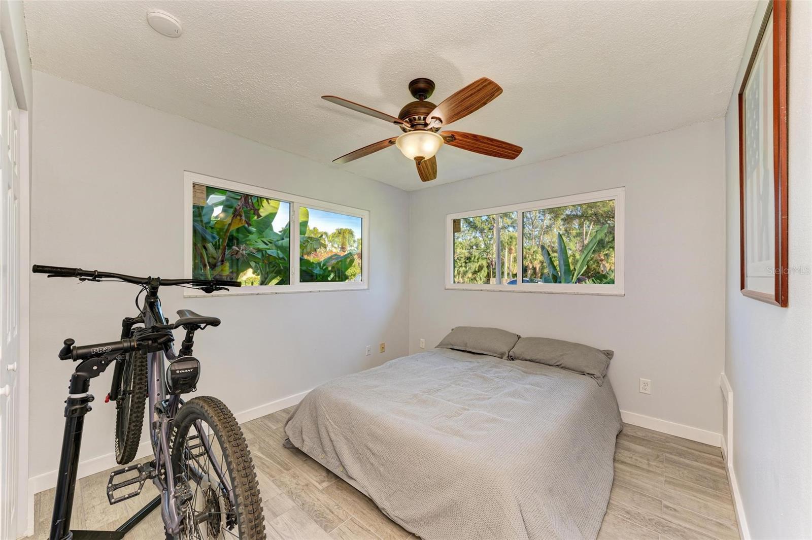 Image 32 of 77 For 9409 Catalina Drive