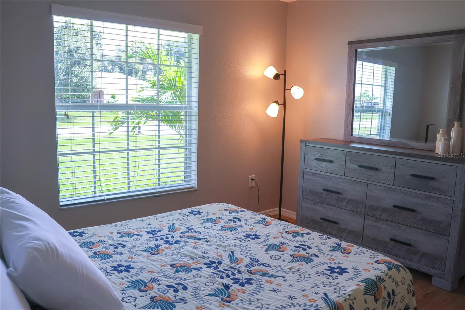 Image 19 of 30 For 421 Londrina Drive