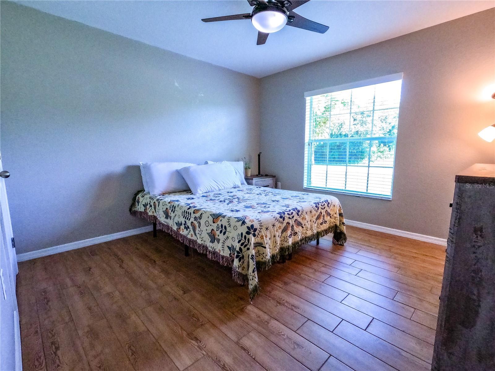 Image 20 of 30 For 421 Londrina Drive