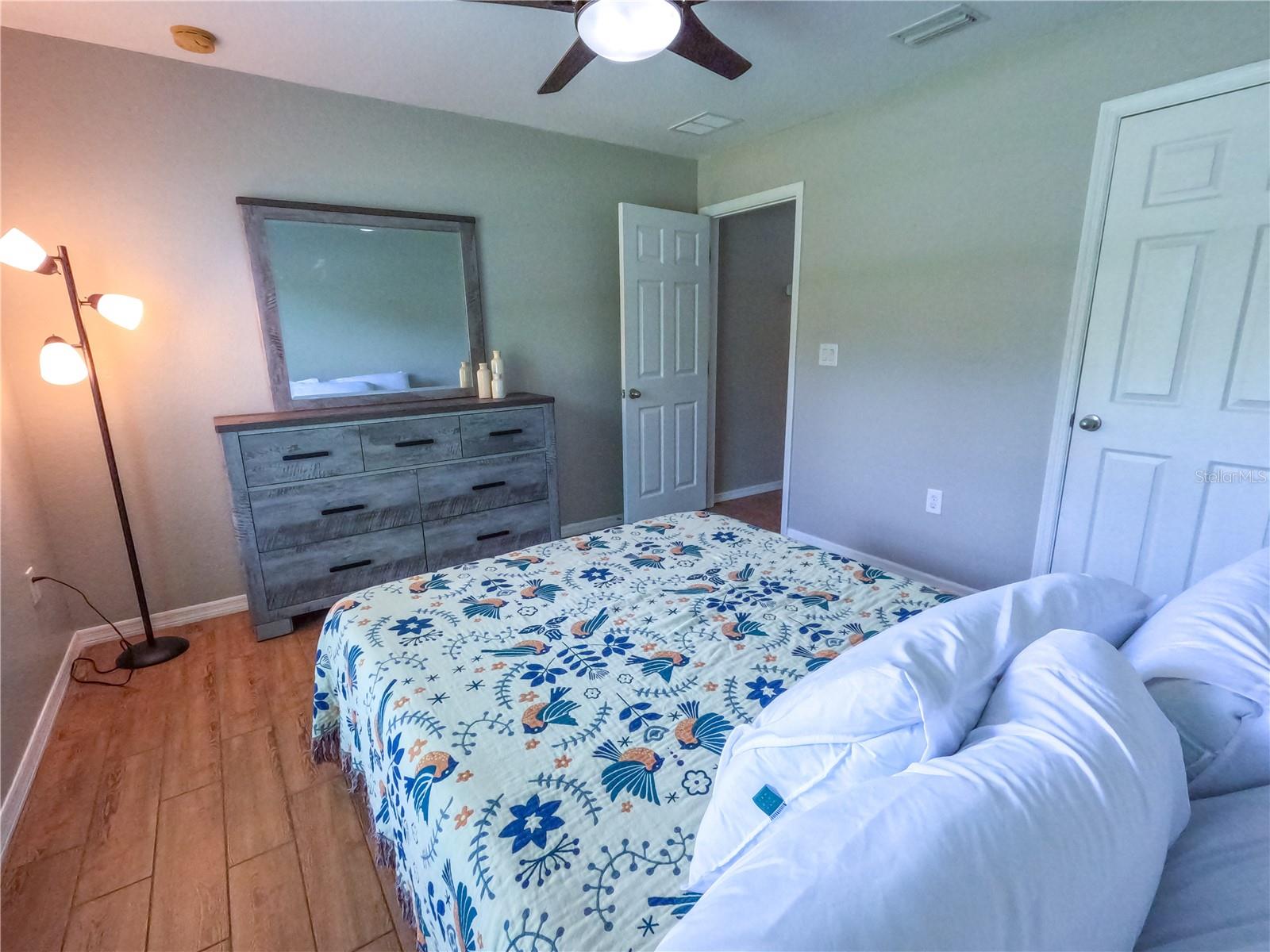 Image 21 of 30 For 421 Londrina Drive