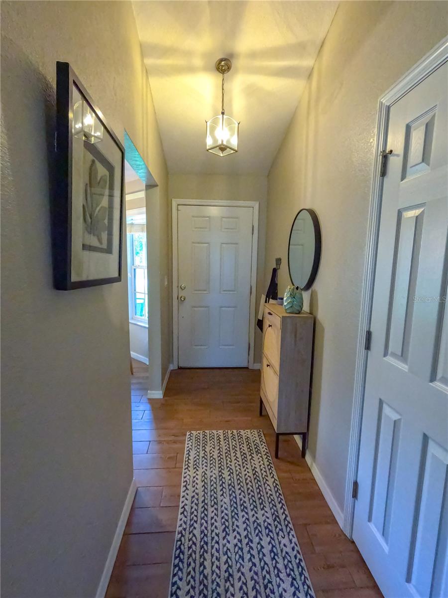 Image 3 of 30 For 421 Londrina Drive