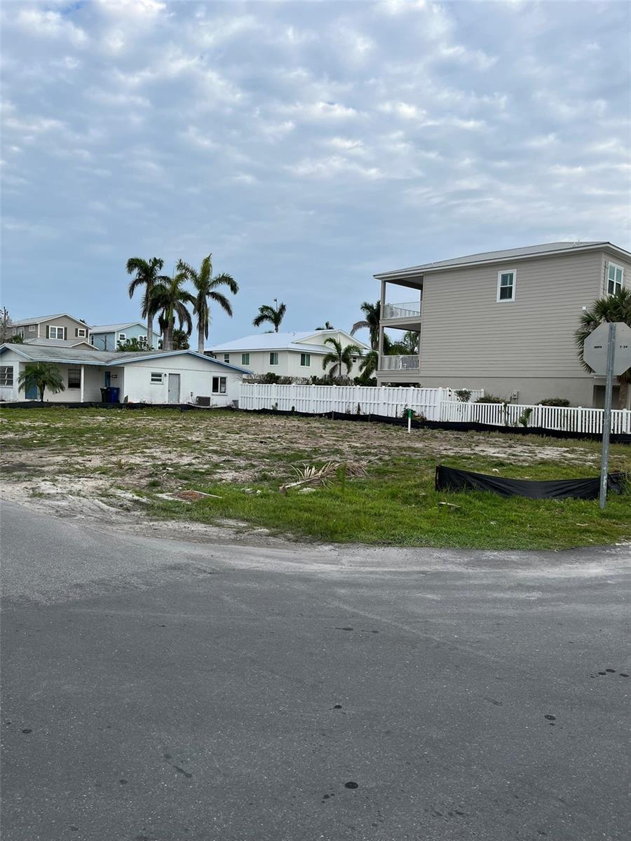 Image 2 of 28 For 6406 Holmes Boulevard