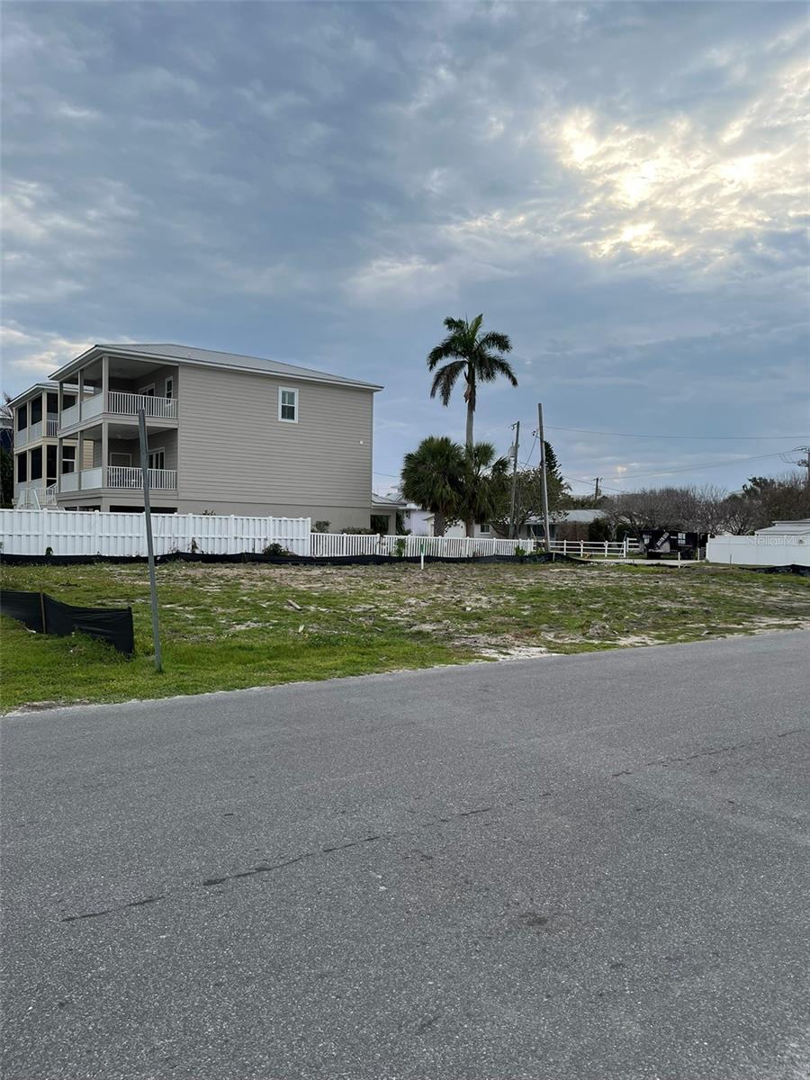Image 5 of 28 For 6406 Holmes Boulevard