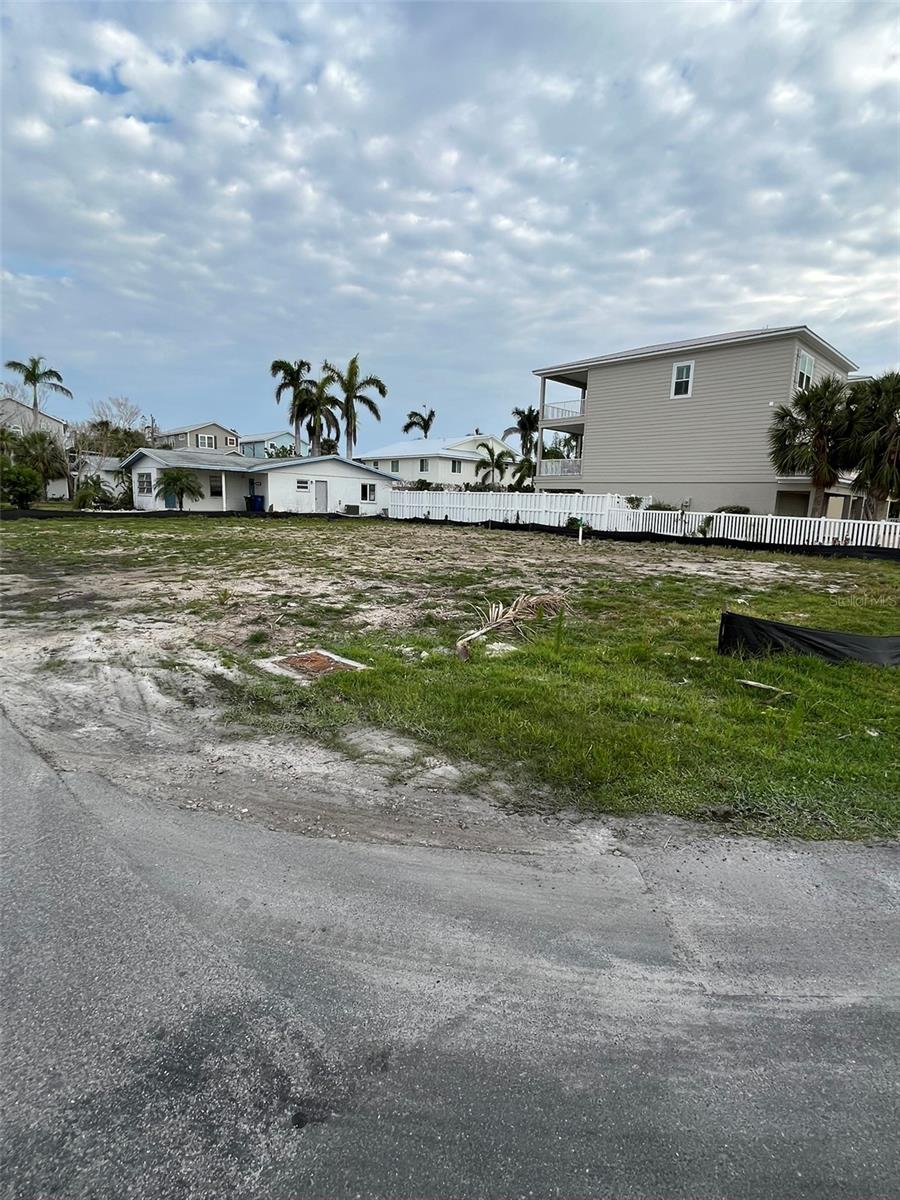Image 8 of 28 For 6406 Holmes Boulevard