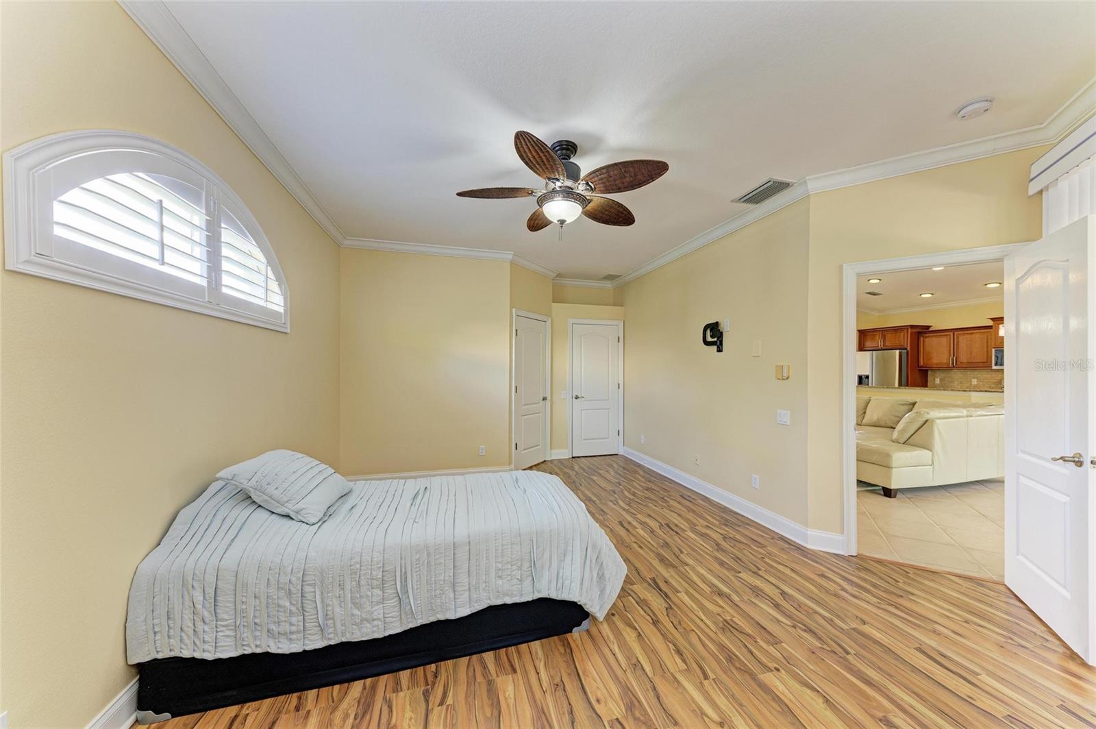 Image 28 of 68 For 8408 Whispering Woods Court
