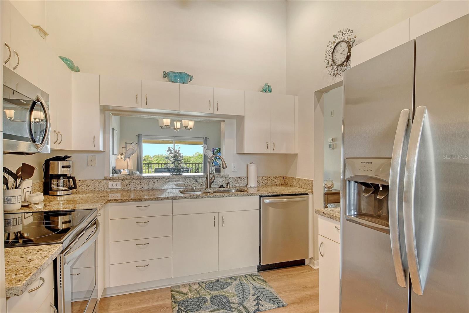 Image 13 of 48 For 9620 Club South Circle 5304