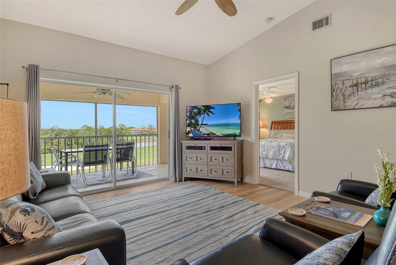 Image 7 of 48 For 9620 Club South Circle 5304