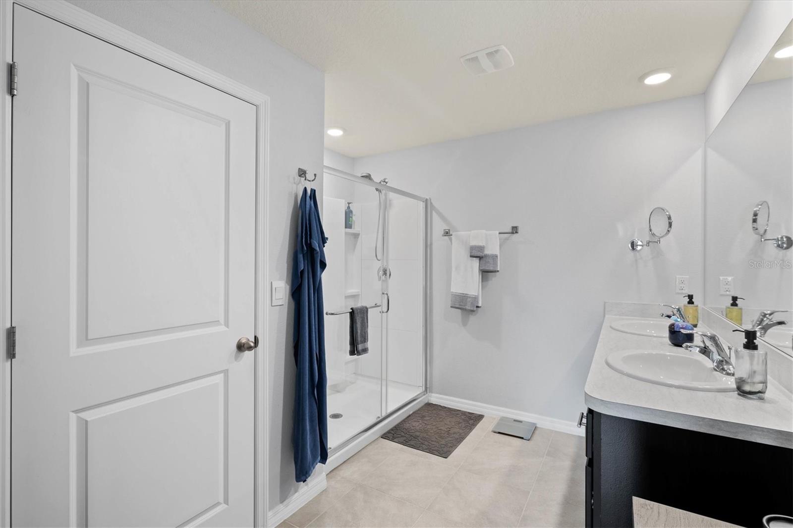 Image 11 of 27 For 16746 Parker River Street