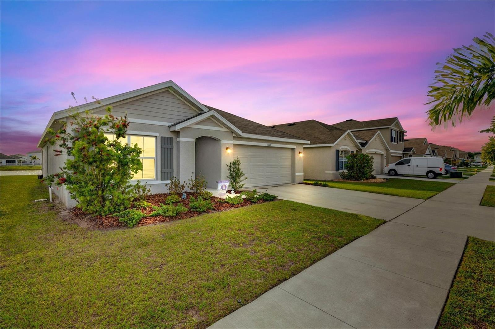 Image 2 of 27 For 16746 Parker River Street