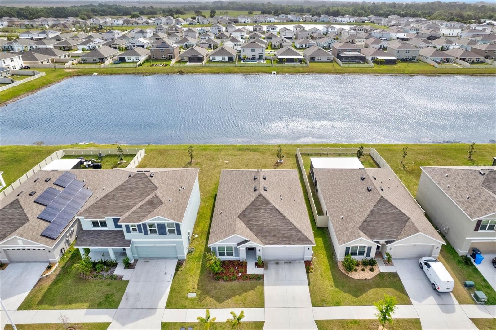 Image 23 of 27 For 16746 Parker River Street