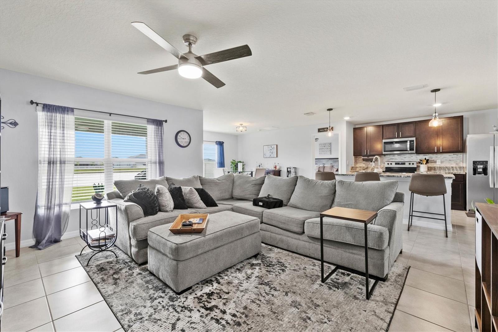 Image 6 of 27 For 16746 Parker River Street