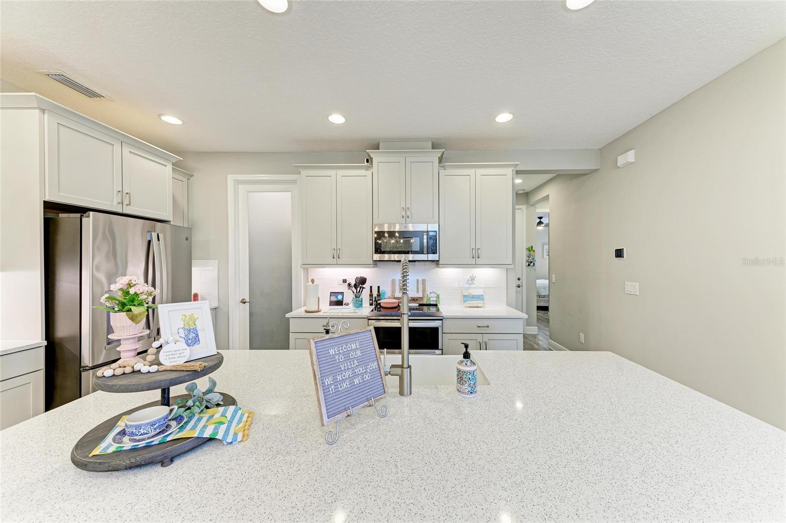 Image 15 of 43 For 6094 Amberly Drive