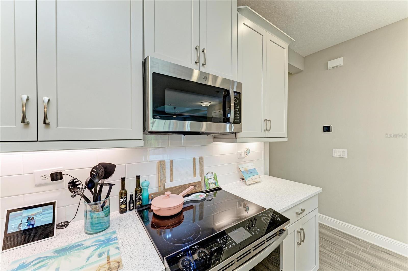 Image 17 of 43 For 6094 Amberly Drive