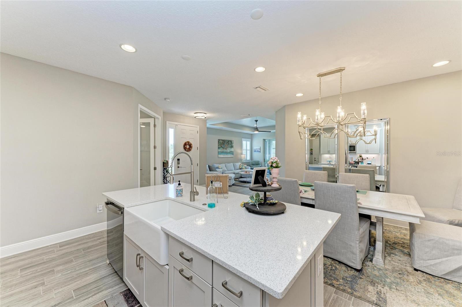 Image 18 of 43 For 6094 Amberly Drive