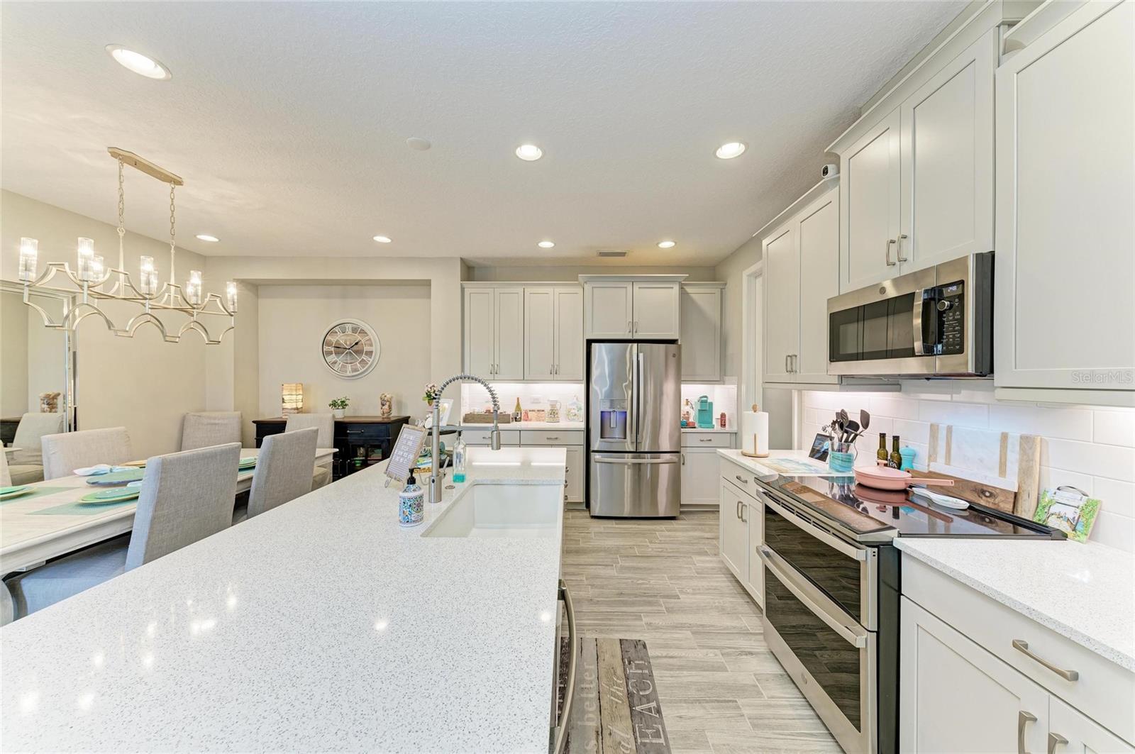 Image 19 of 43 For 6094 Amberly Drive