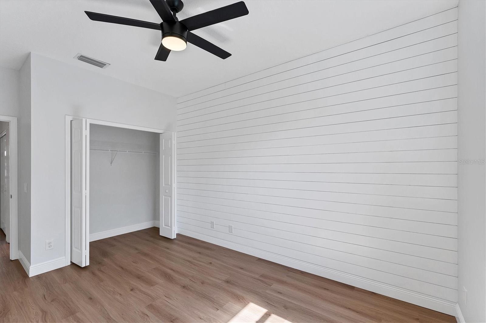 Image 22 of 30 For 6832 Bay Hill Drive