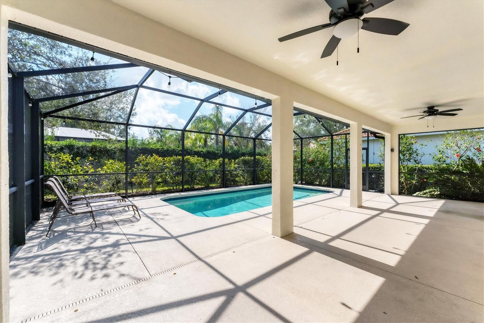 Image 24 of 30 For 6832 Bay Hill Drive