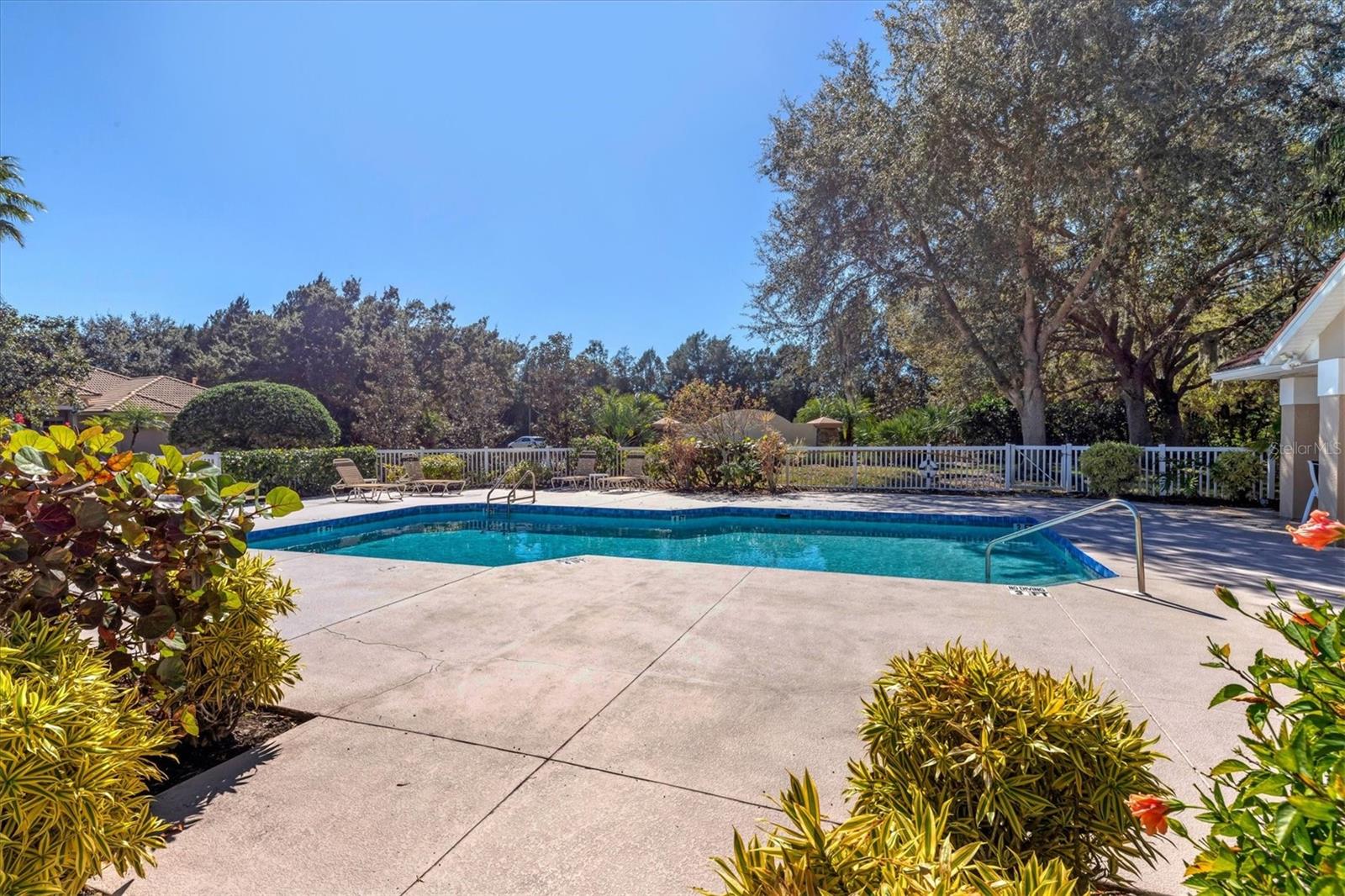 Image 28 of 30 For 6832 Bay Hill Drive