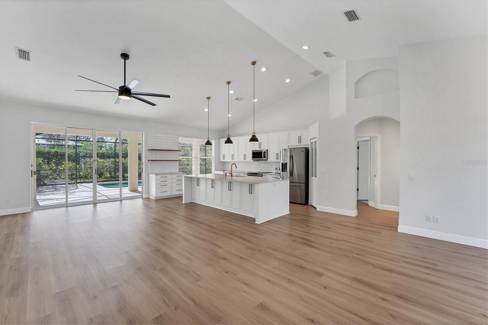 Image 4 of 30 For 6832 Bay Hill Drive