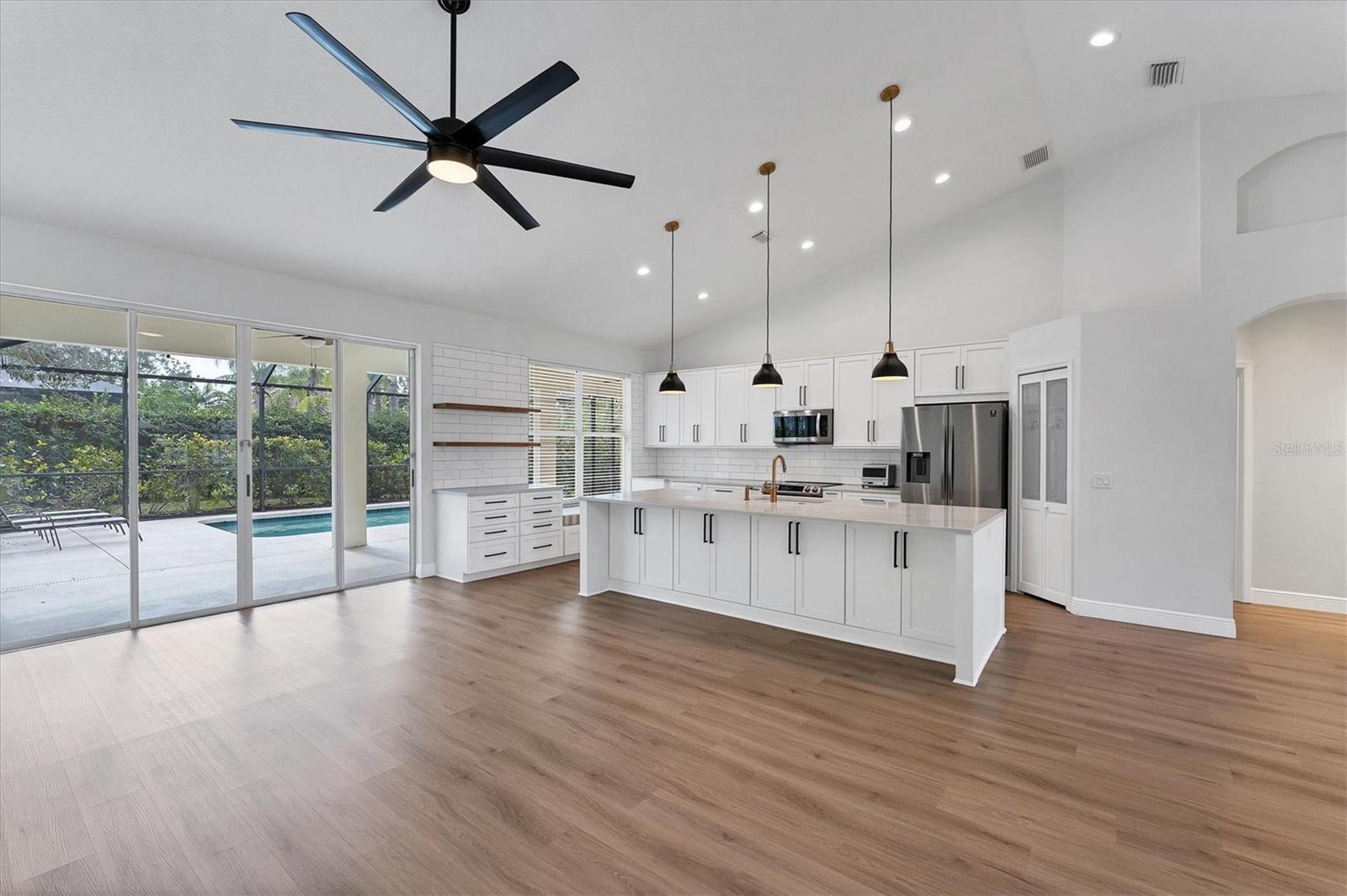 Image 5 of 30 For 6832 Bay Hill Drive
