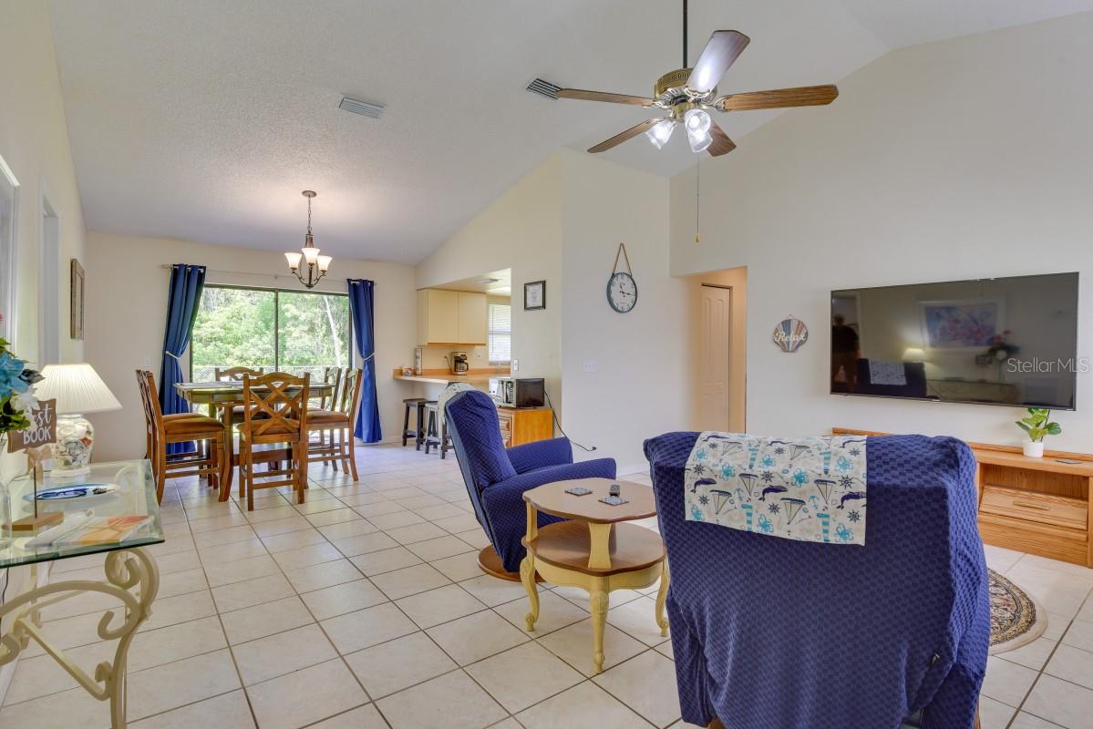 Listing photo id 2 for 5530 21st Street Court E
