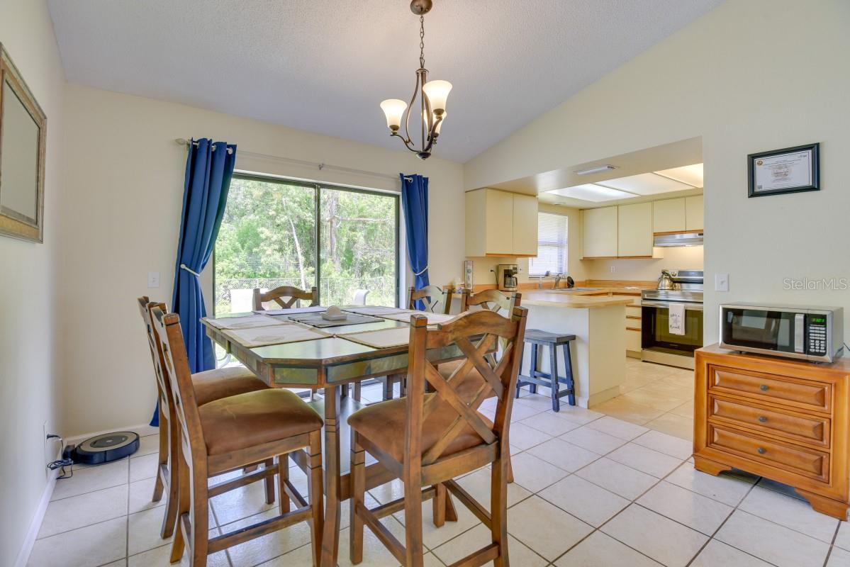 Listing photo id 6 for 5530 21st Street Court E