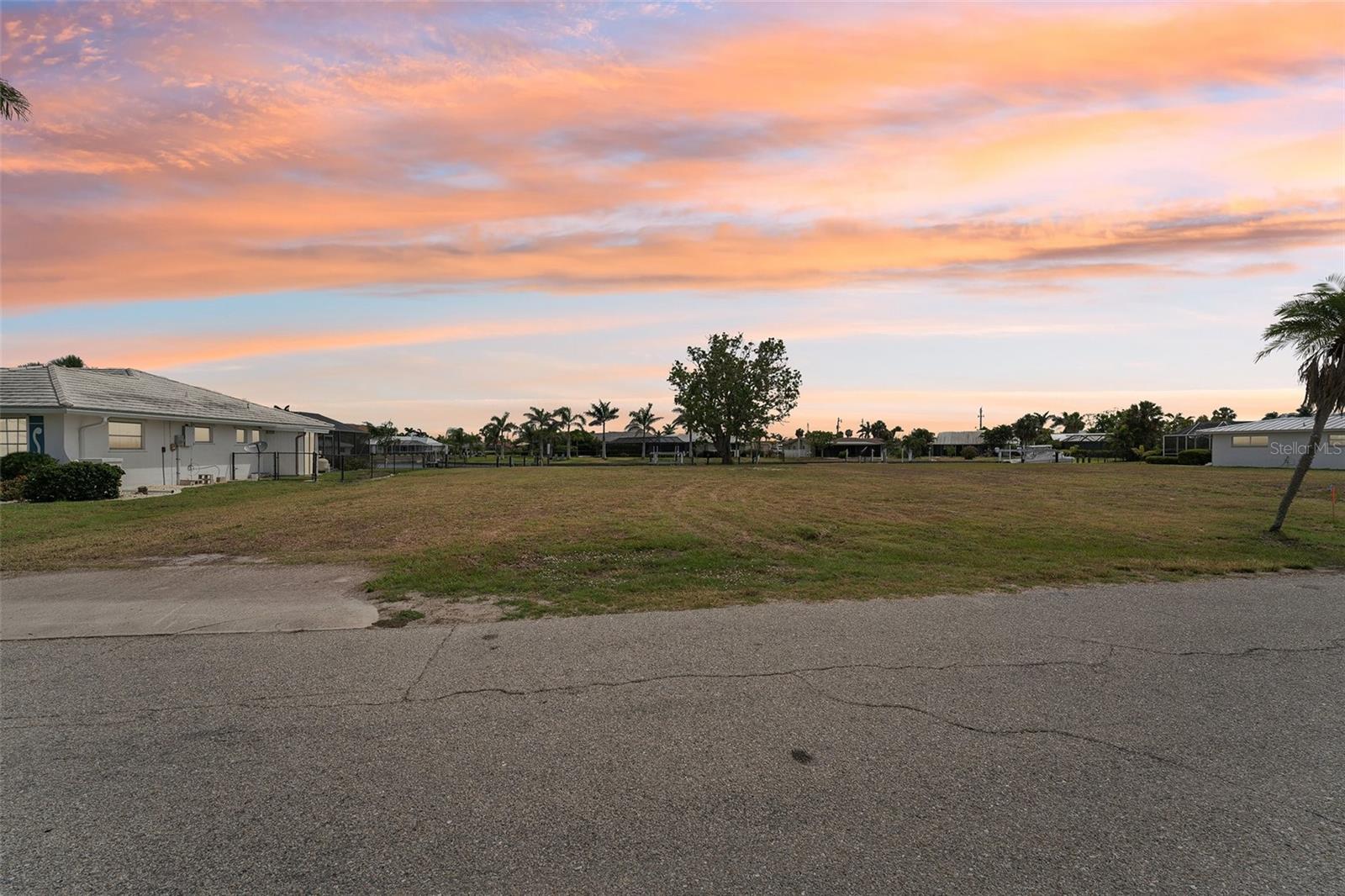 Details for 174 Crescent Drive, PUNTA GORDA, FL 33950