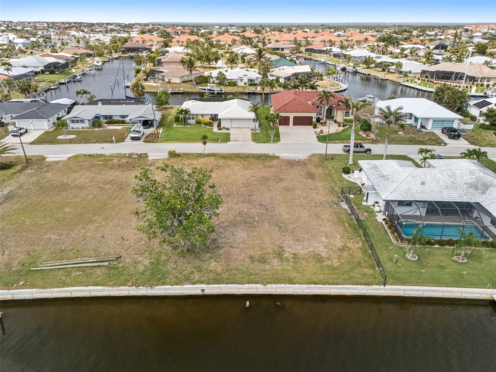 Image 15 of 25 For 174 Crescent Drive