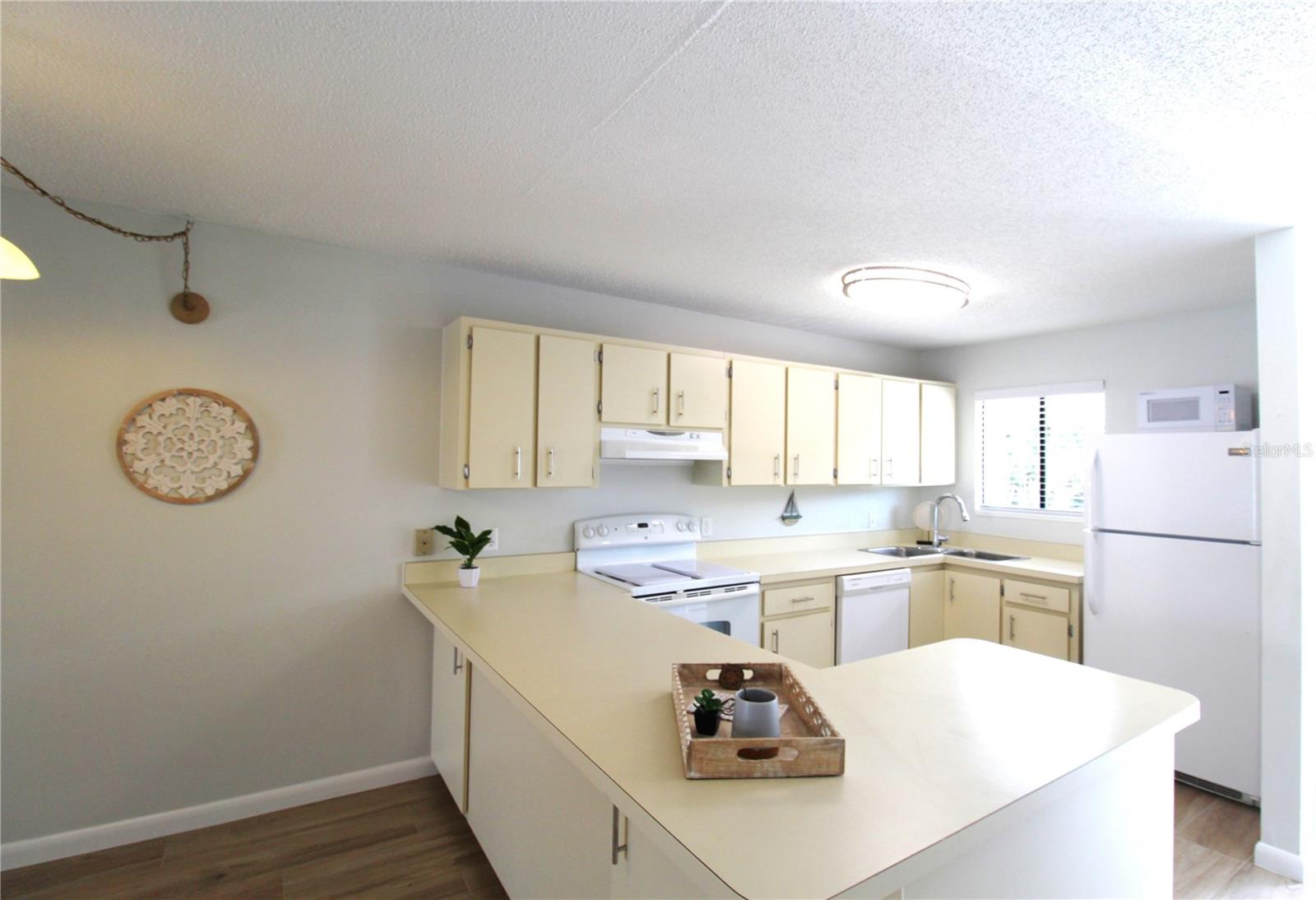Image 12 of 22 For 6033 34th Street W 28