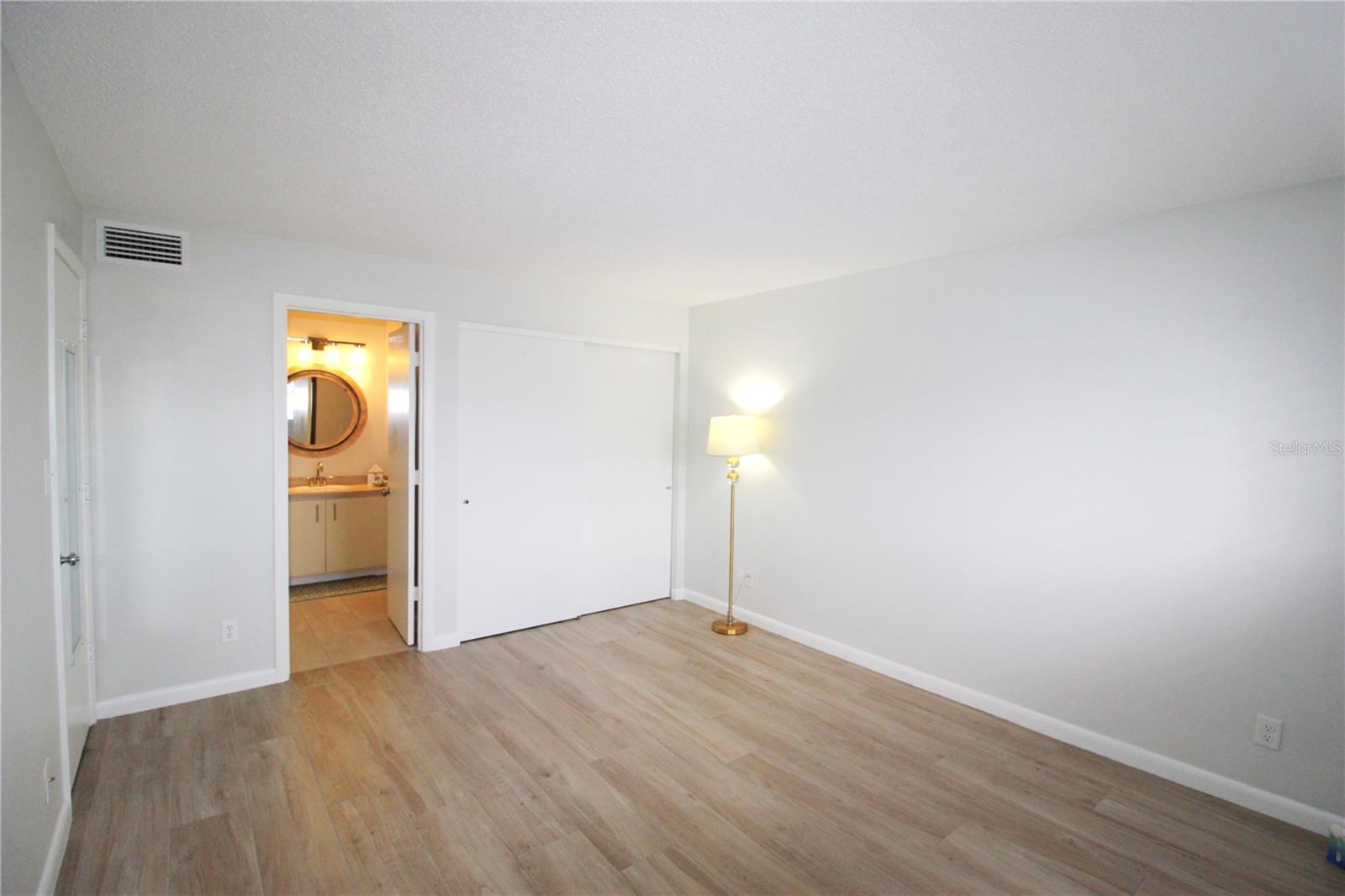 Image 18 of 22 For 6033 34th Street W 28
