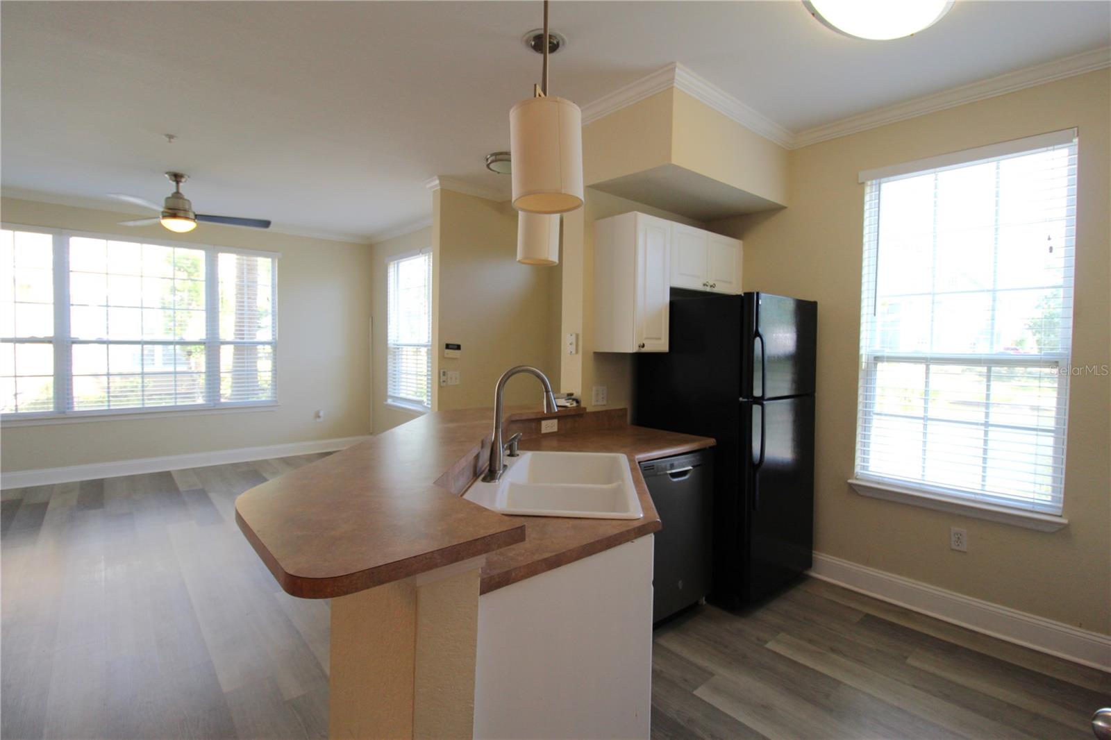 Image 4 of 25 For 5510 Rosehill Road 104