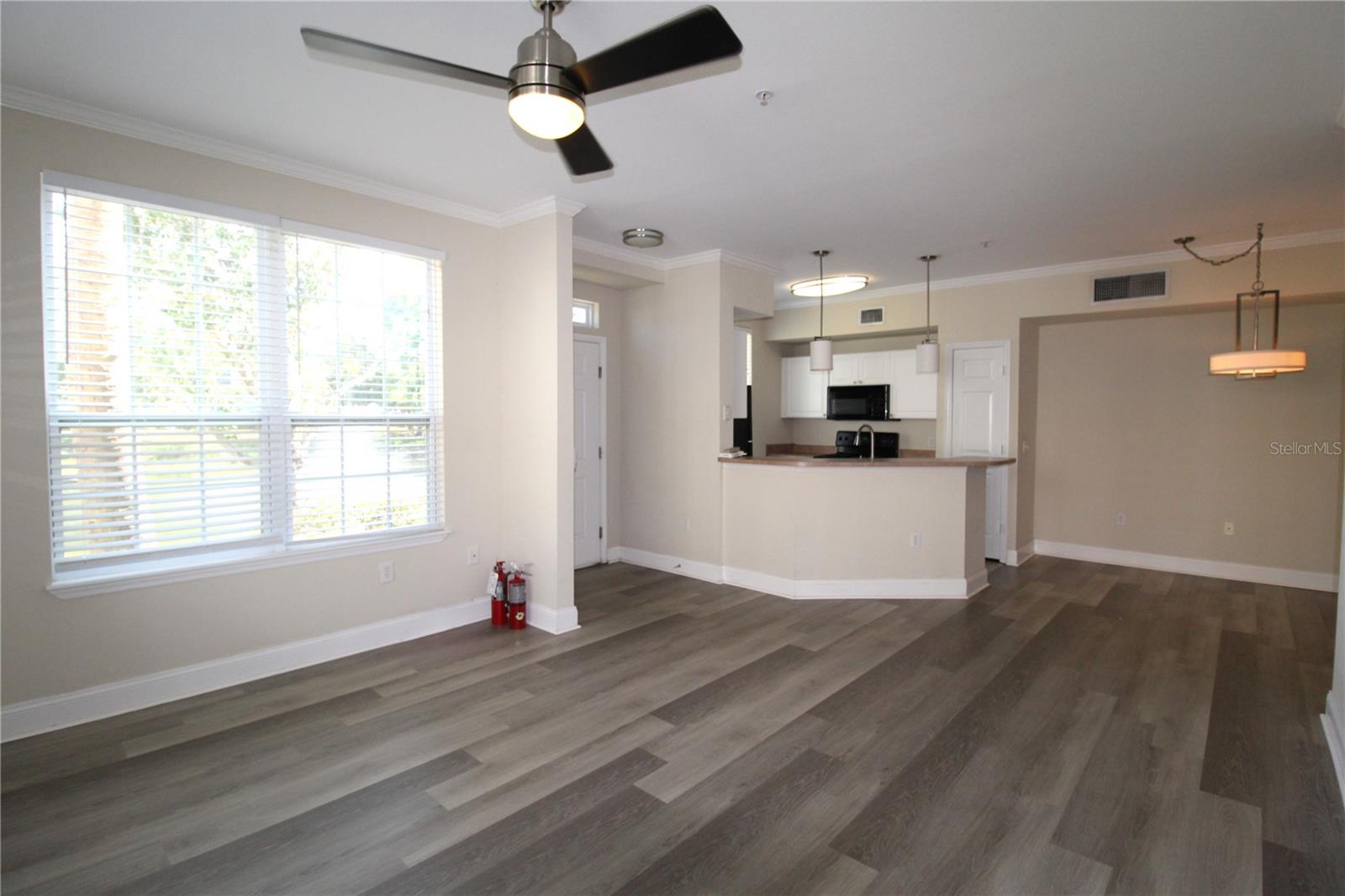 Image 5 of 25 For 5510 Rosehill Road 104