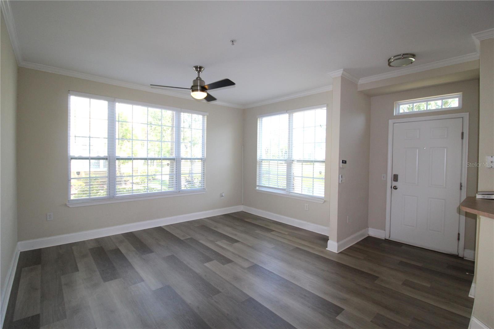 Image 7 of 25 For 5510 Rosehill Road 104