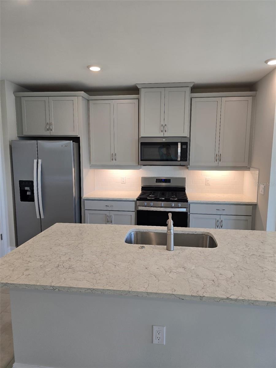 Image 2 of 14 For 44544 Palm Frond Drive