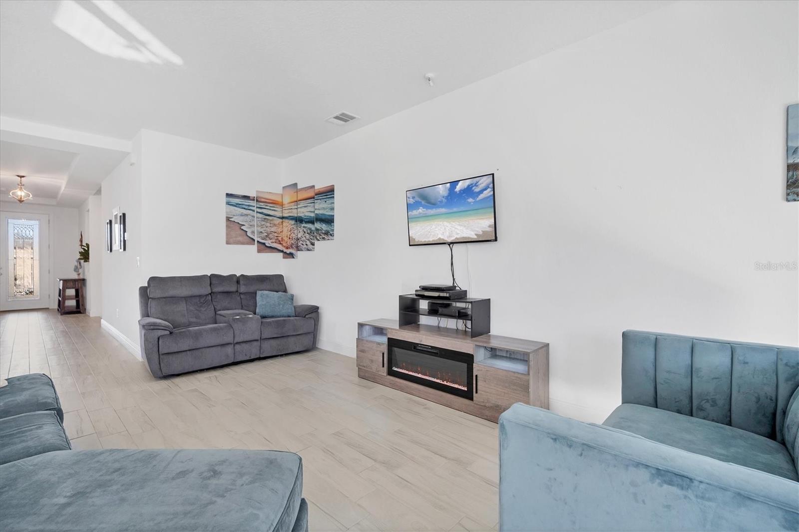 Image 17 of 62 For 5415 Limelight Drive