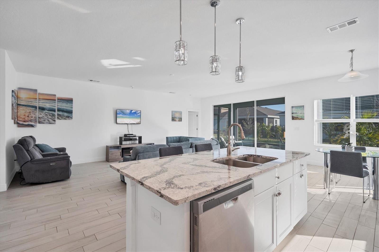 Image 4 of 62 For 5415 Limelight Drive