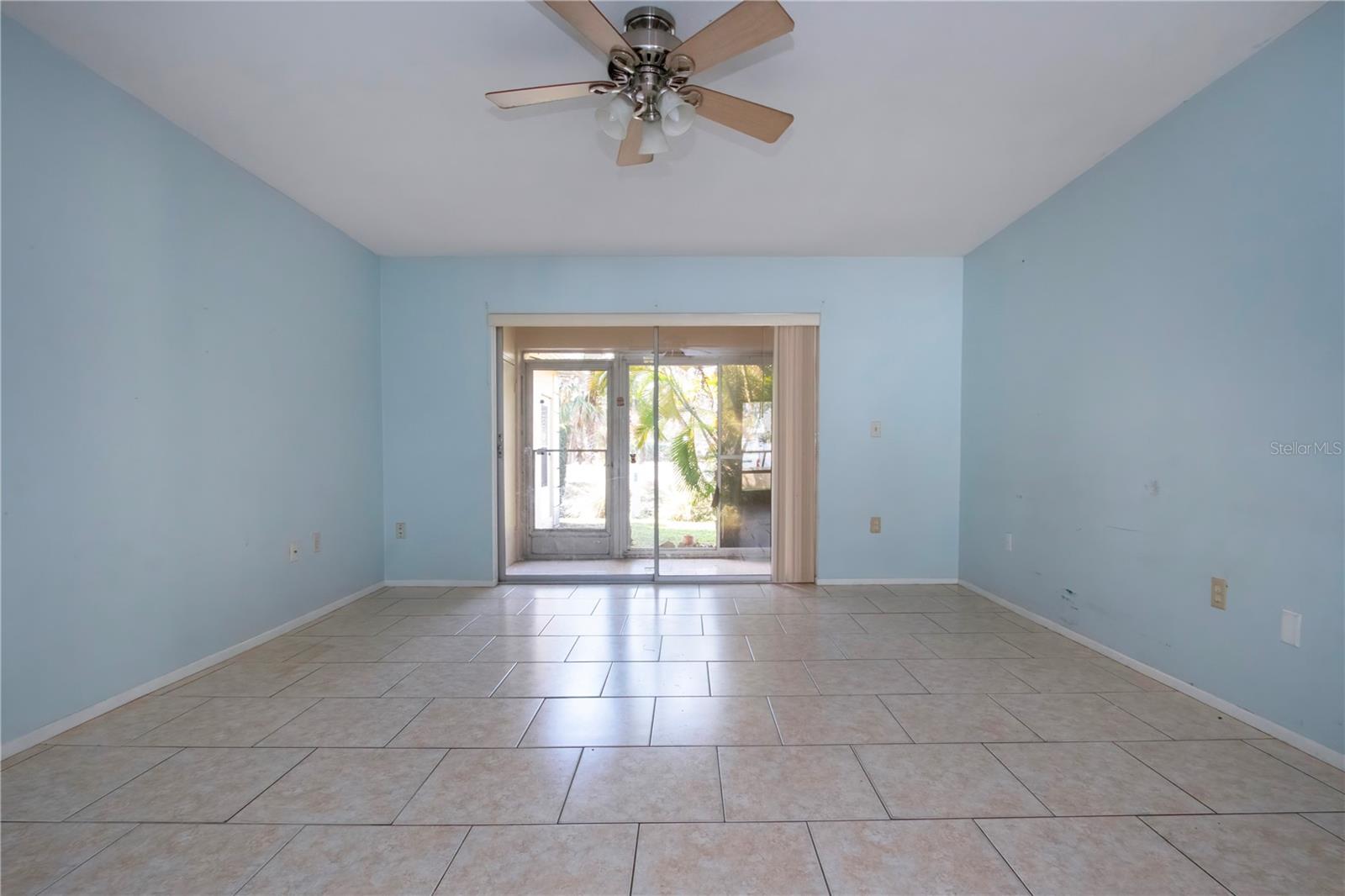 Image 6 of 25 For 2413 Aspinwall Street 2413