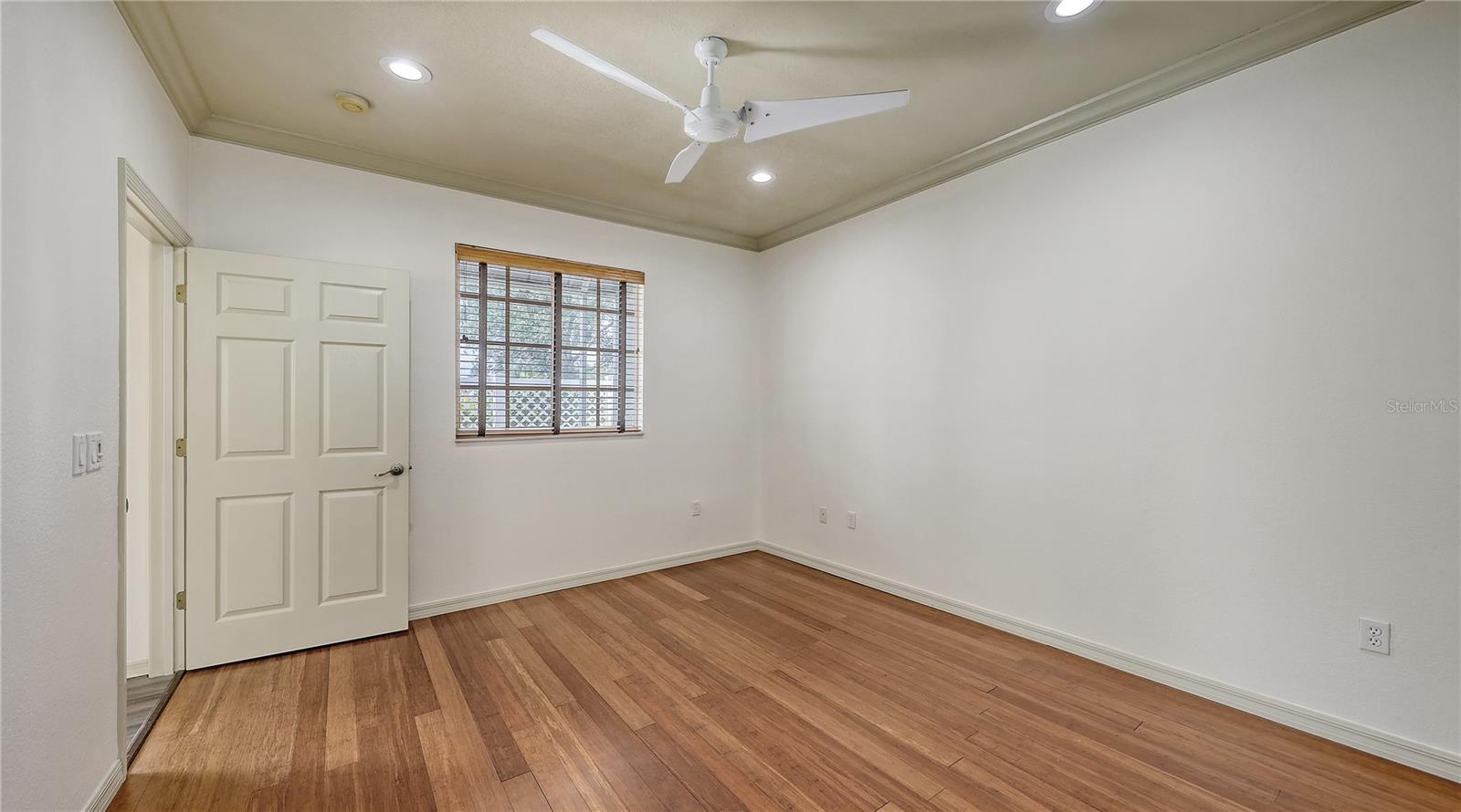 Image 13 of 44 For 203 28th Street W