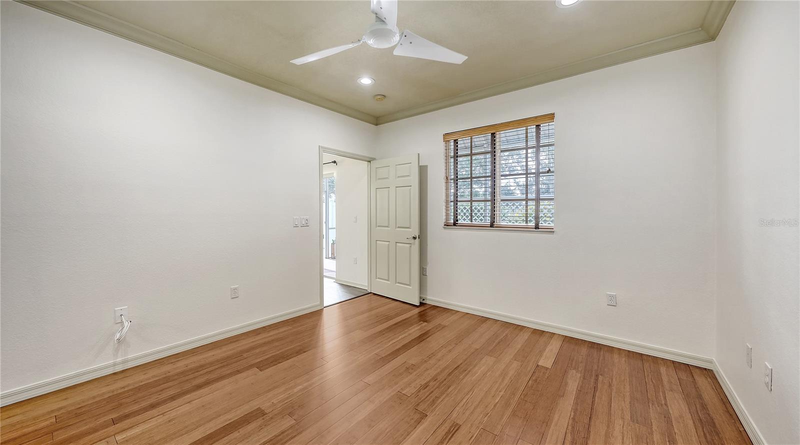 Image 17 of 44 For 203 28th Street W