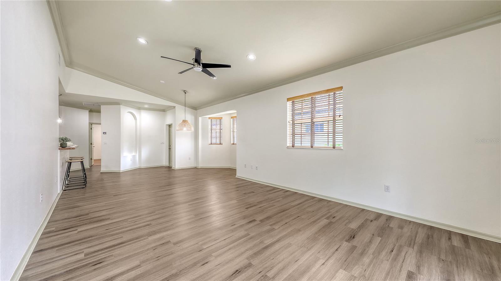 Image 19 of 44 For 203 28th Street W