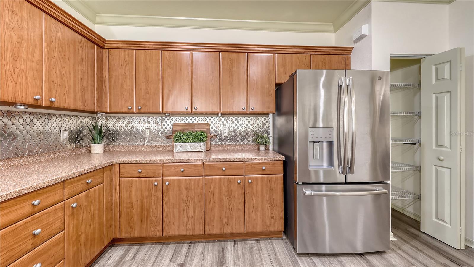 Image 23 of 44 For 203 28th Street W